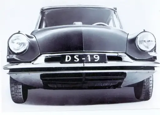 [W15880] Ansicht "Onze Auto's, een tochtje door de tijd" DS19