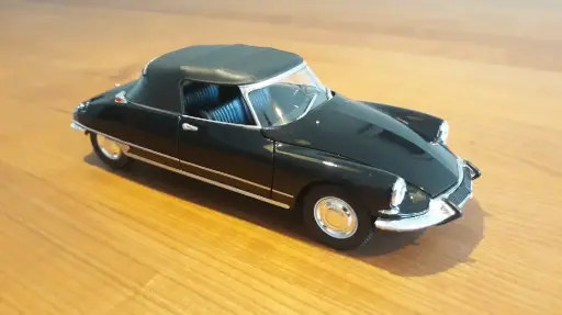 [W18475] Citroën DS19 Cabriolet met gesloten kap, zwart 1:24